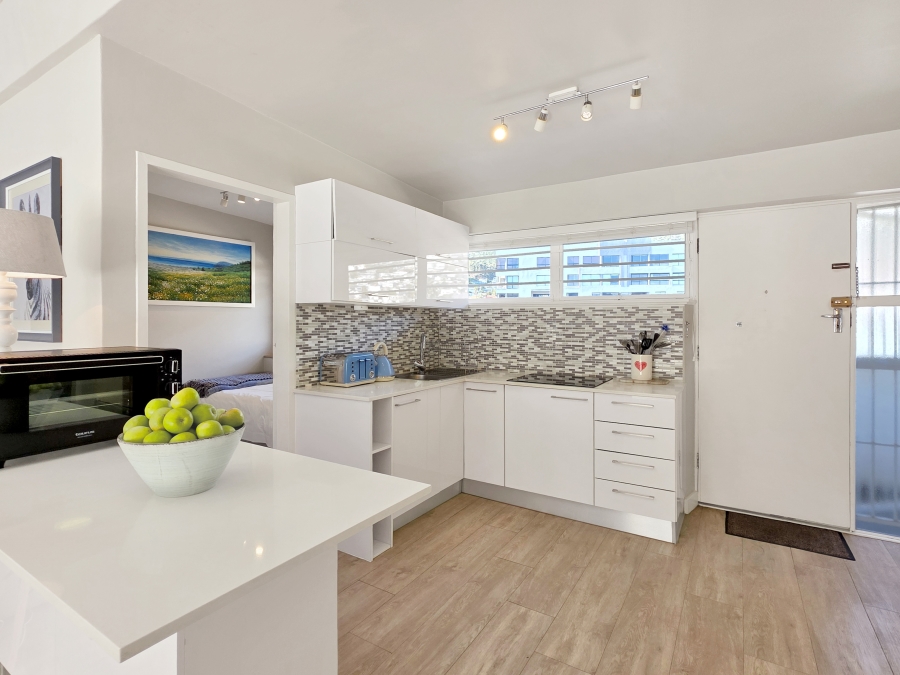 2 Bedroom Property for Sale in Sea Point Western Cape